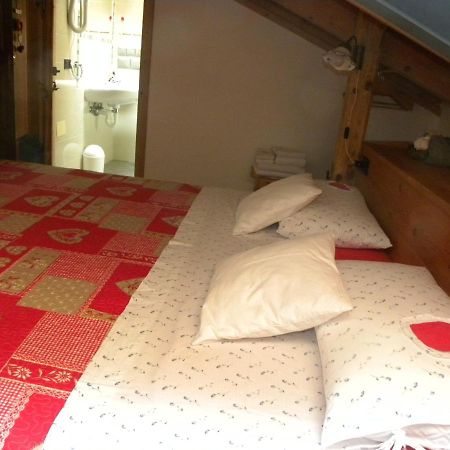 B&B La Casa Delle Bambole Panchia Exteriör bild